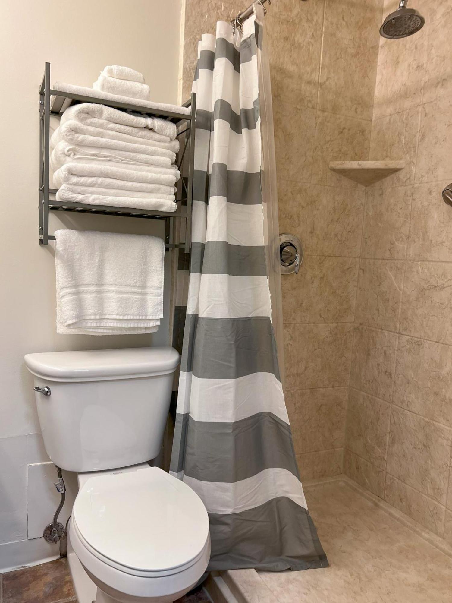 Beachfront Studio - Perfect Location - Free Beach Chairs Panama City Beach Extérieur photo